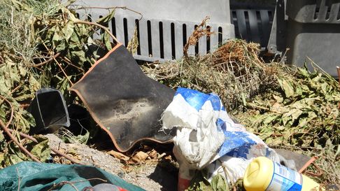 Problemática en el Sur por la basura en las calles. Problemática en el Sur por la basura en las calles.