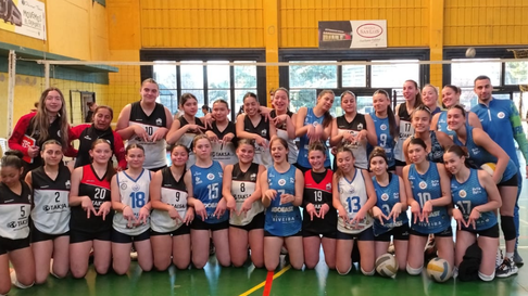 Los equipos mendocinos se treparon al podio del Regional Sub 18 de vóley. Los equipos mendocinos se treparon al podio del Regional Sub 18 de vóley.