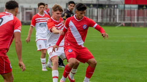 Estudiantes empató ante Argentinos en la última fecha del Torneo de Reserva. Terminó invicto Estudiantes empató ante Argentinos en la última fecha del Torneo de Reserva. Terminó invicto