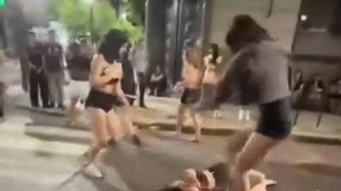 brutal ataque a una joven a la salida del boliche en la plata brutal ataque a una joven a la salida del boliche en la plata