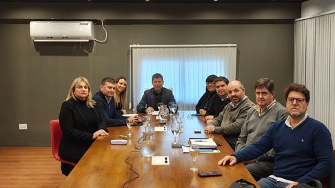 la ucr ratifico que iran alejados de los extremos en estas elecciones la ucr ratifico que iran alejados de los extremos en estas elecciones