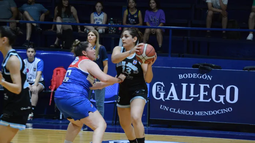 Maipú y Pacifico dieron el primer paso en busca de la final del básquet femenino. Maipú y Pacifico dieron el primer paso en busca de la final del básquet femenino.