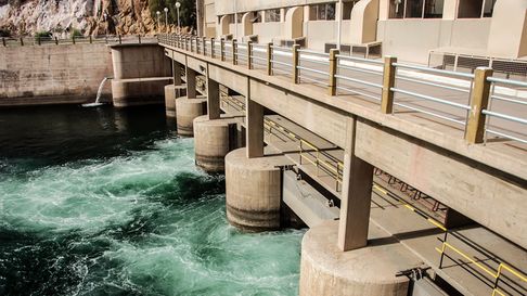 El sistema hidroeléctrico Nihuiles y Diamante podrá ser concesionado por otros 30 años si Cornejo así lo determina. El sistema hidroeléctrico Nihuiles y Diamante podrá ser concesionado por otros 30 años si Cornejo así lo determina.