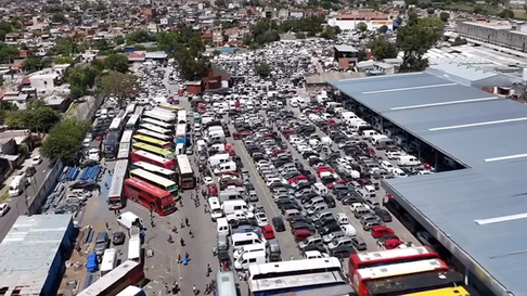 Dos de los tres predios de La Salada en Buenos Aires reabren tras varios días de clausura por medidas judiciales. Dos de los tres predios de La Salada en Buenos Aires reabren tras varios días de clausura por medidas judiciales.