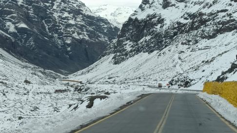 Por nevadas cierra el paso internacional Cristo Redentor Por nevadas cierra el paso internacional Cristo Redentor