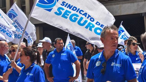 La brutal caída del consumo perjudicó al sector de los seguros por el achique del mercado. La brutal caída del consumo perjudicó al sector de los seguros por el achique del mercado.