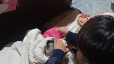 Policías asistieron a una mujer con trabajo de parto en Maipú Policías asistieron a una mujer con trabajo de parto en Maipú