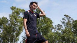 Ahora es oficial: Eduardo Domínguez puso la firma y renovó con Estudiantes Ahora es oficial: Eduardo Domínguez puso la firma y renovó con Estudiantes