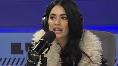 Lali y un recordatorio más que sentido al Papa. Lali y un recordatorio más que sentido al Papa.