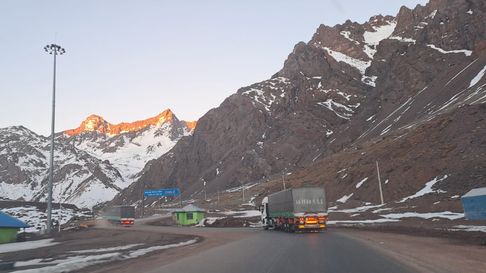 En zona cordillerana, piden extremar precauciones para evitar accidentes. En zona cordillerana, piden extremar precauciones para evitar accidentes.