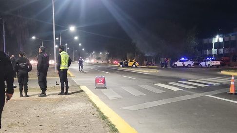 Motociclista murió tras chocar con un taxi en Las Heras Motociclista murió tras chocar con un taxi en Las Heras