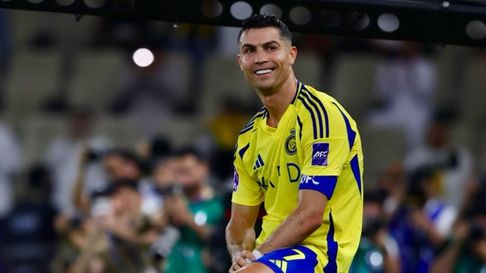 Cristiano Ronaldo mantiene en vilo al mundo de fútbol. Cristiano Ronaldo mantiene en vilo al mundo de fútbol.