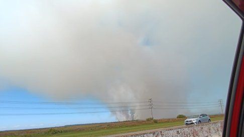 Visibilidad reducida en la autopista Buenos Aires - La Plata por el incendio Visibilidad reducida en la autopista Buenos Aires - La Plata por el incendio