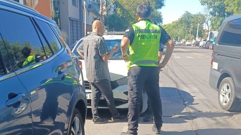 Un robo en un local comercial de Ciudad terminó con una detención. Un robo en un local comercial de Ciudad terminó con una detención.
