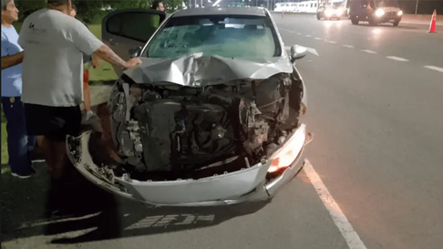 violento accidente en la autopista buenos aires - la plata violento accidente en la autopista buenos aires - la plata