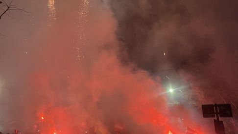 Los hinchas de Estudiantes se convocan para recibir al equipo cerca del Estadio UNO Los hinchas de Estudiantes se convocan para recibir al equipo cerca del Estadio UNO