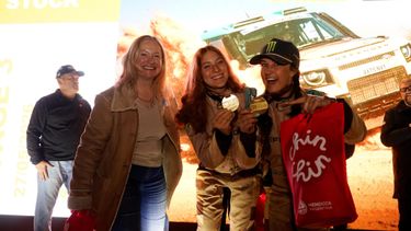 Hebe Casado junto una de las pilotos que compiten en este rally mundial. Hebe Casado junto una de las pilotos que compiten en este rally mundial.
