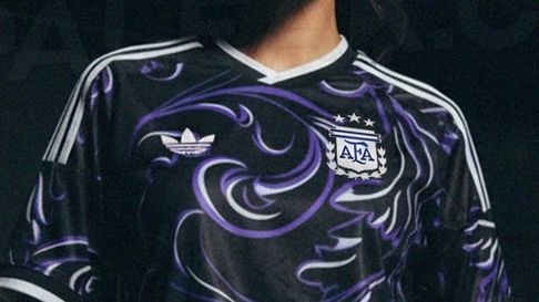 La posible camiseta alternativa de Argentina para el Mundial 2026. La posible camiseta alternativa de Argentina para el Mundial 2026.