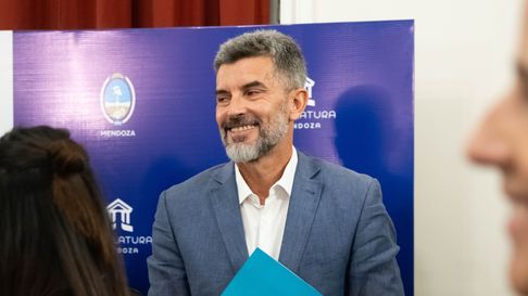 El intendente de la Ciudad de Mendoza, Ulpiano Suárez. El intendente de la Ciudad de Mendoza, Ulpiano Suárez.