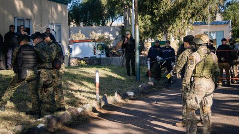 con simulacros probaron las nuevas pistolas taser que usara la policia de mendoza con simulacros probaron las nuevas pistolas taser que usara la policia de mendoza