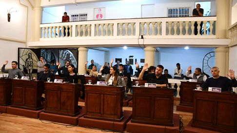 Los concejales de Guaymallén podrían tratar el jueves, el pedido de remoción a Miqueas Burgoa. Los concejales de Guaymallén podrían tratar el jueves, el pedido de remoción a Miqueas Burgoa.