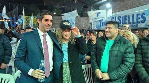 Eugenio Casielles junto a Lourdes Arrieta y su hermano Martín. Eugenio Casielles junto a Lourdes Arrieta y su hermano Martín.