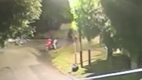 brutal ataque motochorro en altos de san lorenzo brutal ataque motochorro en altos de san lorenzo