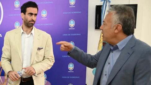 Víctor Fayad reorganiza el gabinete con el aval del gobernador Alfredo Cornejo. Víctor Fayad reorganiza el gabinete con el aval del gobernador Alfredo Cornejo.