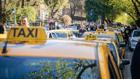 el gobierno habilito otro aumento en la tarifa de taxis y remises: el piso de la suba sera de 25% el gobierno habilito otro aumento en la tarifa de taxis y remises: el piso de la suba sera de 25%