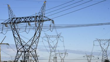 Transener opera y mantiene la red de alta tensión que atraviesa todo el país. Transener opera y mantiene la red de alta tensión que atraviesa todo el país.