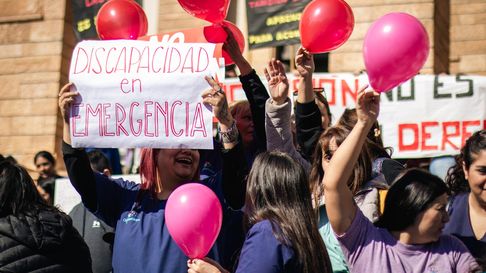 fotos: el colectivo de discapacidad reclama que se cumpla la ley de emergencia fotos: el colectivo de discapacidad reclama que se cumpla la ley de emergencia