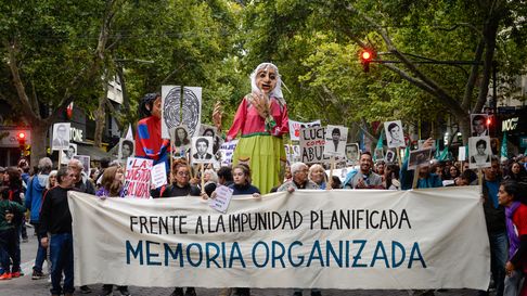 Más de 10 mil personas marcharon en Mendoza por el Día de la Memoria. Más de 10 mil personas marcharon en Mendoza por el Día de la Memoria.
