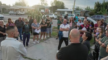 Vecinos de Los Corralitos denuncian vivir en condiciones de riesgo debido a los continuos desbordes cloacales en sus domicilios.