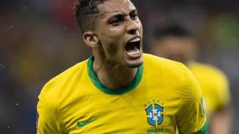 Raphinha calentó el clásico Brasil-Argentina que se jugará este martes. Raphinha calentó el clásico Brasil-Argentina que se jugará este martes.