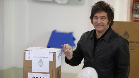 El presidente Javier Milei emitió su voto en en Almagro El presidente Javier Milei emitió su voto en en Almagro
