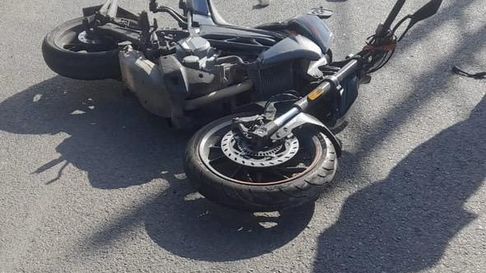 Dos jóvenes terminaron hospítalizados tras protagonizar accidente en City Bell Dos jóvenes terminaron hospítalizados tras protagonizar accidente en City Bell