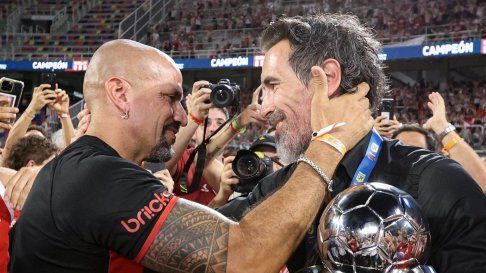 Eduardo Domínguez todavía no confirmó su continuidad en Estudiantes Eduardo Domínguez todavía no confirmó su continuidad en Estudiantes