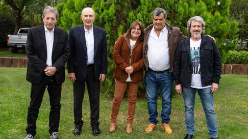 El Tribunal de Cuentas antes de los cambios del 2024: Pettignano, Angelini, Muñoz de Lázzaro, Parés y Caputo. El Tribunal de Cuentas antes de los cambios del 2024: Pettignano, Angelini, Muñoz de Lázzaro, Parés y Caputo.