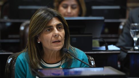 La senadora nacional Mariana Juri trasladará al Senado la intención del gobernador Alfredo Cornejo. La senadora nacional Mariana Juri trasladará al Senado la intención del gobernador Alfredo Cornejo.
