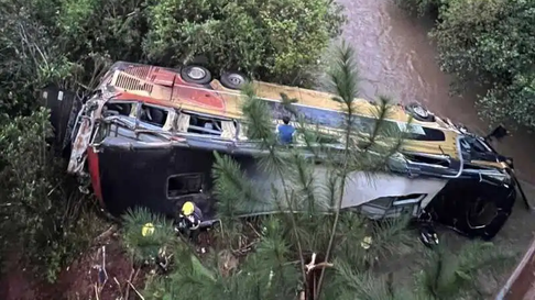 9 víctimas fatales tras un choque en Misiones. 9 víctimas fatales tras un choque en Misiones.