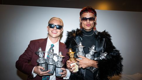 premios gardel 2025: ca7riel y paco amoroso se llevaron el maximo galardon premios gardel 2025: ca7riel y paco amoroso se llevaron el maximo galardon