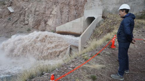 El operativo en Potrerillos estuvo a cargo de la Dirección de Hidráulica. El operativo en Potrerillos estuvo a cargo de la Dirección de Hidráulica.