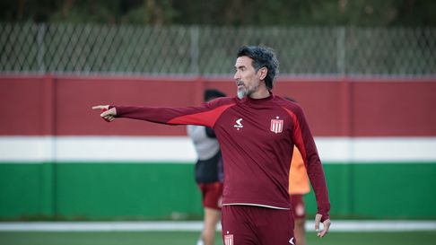 Estudiantes trabajó en Brasil y espera el partido de esta noche ante Flamengo Estudiantes trabajó en Brasil y espera el partido de esta noche ante Flamengo