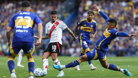 Boca podría robarle un futbolista a River. Boca podría robarle un futbolista a River.