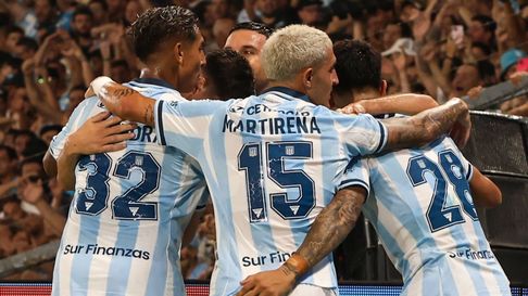 Racing juega en Uruguay por la Copa Libertadores. Racing juega en Uruguay por la Copa Libertadores.