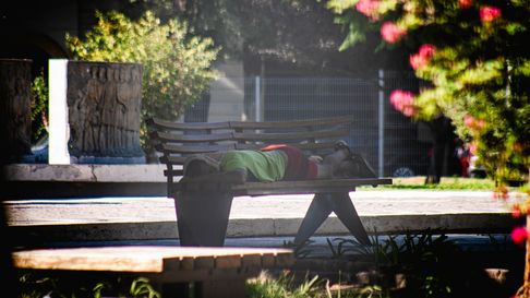 La Iglesia emitió un duro comunicado por las personas en situación de calle que atraviesan un invierno muy cruel. La Iglesia emitió un duro comunicado por las personas en situación de calle que atraviesan un invierno muy cruel.