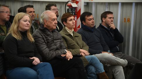 Audiencia por la mina San Jorge: el Gobierno destacó “participación récord”, pero dejó afuera a oradores y legisladores críticos. Audiencia por la mina San Jorge: el Gobierno destacó “participación récord”, pero dejó afuera a oradores y legisladores críticos.