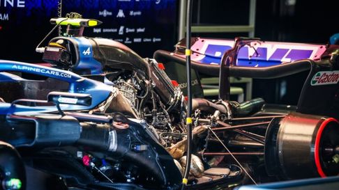 El gris que encontró Mercedes es tema de debate en la F1. El gris que encontró Mercedes es tema de debate en la F1.