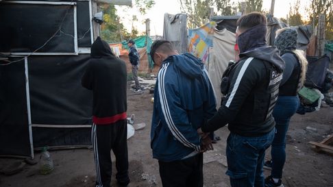Detenidos en el asentamiento Castro. Detenidos en el asentamiento Castro.