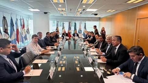 Los gobernadores se reúnen en el CFI esperando una respuesta por los recursos. Los gobernadores se reúnen en el CFI esperando una respuesta por los recursos.